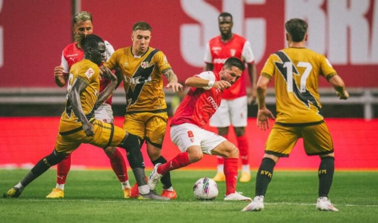 El Rayo Vallecano, único equipo de LaLiga, que sigue sin presentar sus equipaciones 24/25 1 Rayo equipaciones 24/25