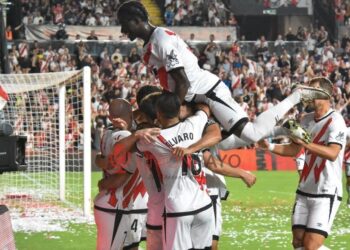 Rayo celebración gol