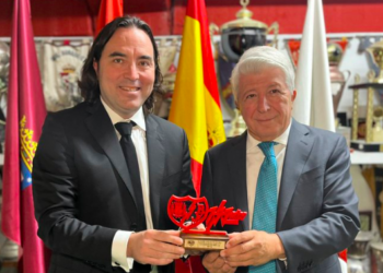 Presa y Cerezo, obsequio Centenario