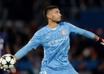 Error de Gazzaniga en el debut de Michel en Europa como técnico 23 Gazzaniga error psg