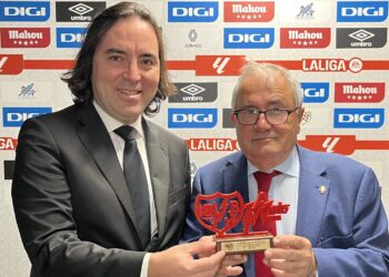 Rayo obsequio Centenario Osasuna