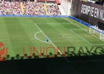 césped Estadio de Vallecas