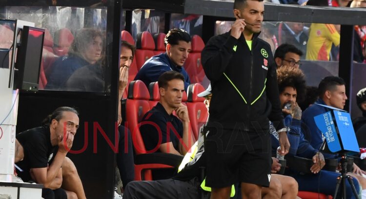 El cabreo de Íñigo se reflejó en el campo: casi toda la segunda parte sentado 1 b16a5960 c115 4c79 813c 4adaff652a47 1