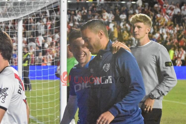 RDT no jugó ante Osasuna pero fue uno más en la celebración rayista 1 ba8d4737 72bd 481b 8691 4135300c7284 1