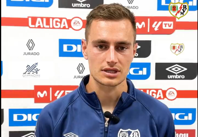 De Frutos tras el empate ante el Atlético de Madrid: "Vallecas es siempre increíble, para mí es una de las mejores aficiones" 1 de frutos declas atletico