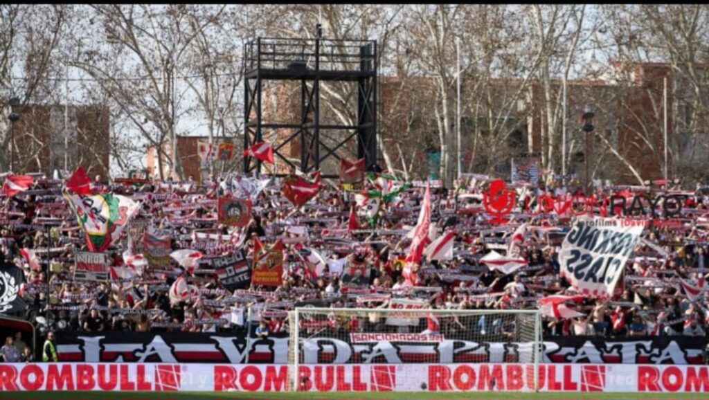 Aficion rayo y valladolid gesto