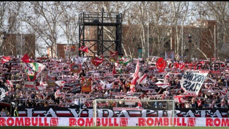 Aficion rayo y valladolid gesto