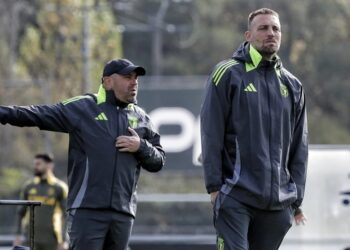 Michu y Fosky dirigieron el entrenamiento del Burgos. - Foto: Valdivielso