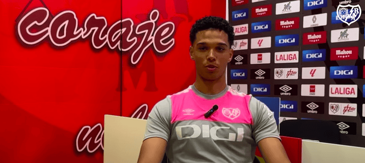 Etienne Eto'o: "Es un debut que yo nunca olvidaré y que siempre guardaré en mis recuerdos" 1 Etienne Eto'o