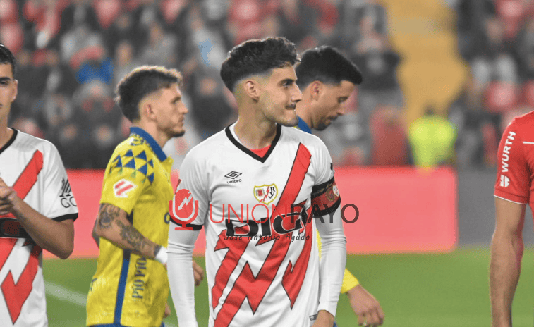 Los 37 jugadores que han vestido la camiseta del Rayo Vallecano en este 2024 4 Óscar Valentín