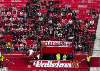 Sevilla vs Rayo, aficionados visitantes. Vía: @bukaneros92