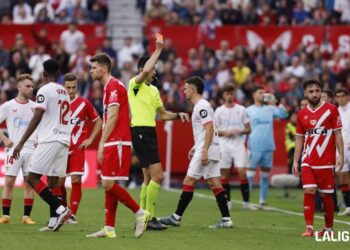 Unai Sevilla Rayo roja