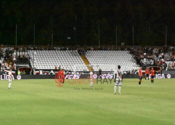 fondo vacio Bukaneros Rayo