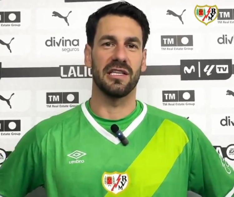 Batalla tras la victoria ante el Valencia: "Ojalá podamos regalar una victoria en casa que la necesitamos todos" 1 Batalla declas valencia