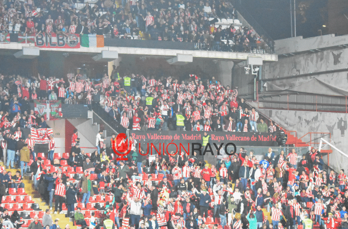 Más de 500 aficionados del Athletic Club de Bilbao estuvieron en Vallecas