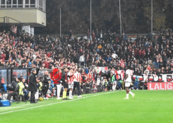 Vallecas ovación nteka athletic