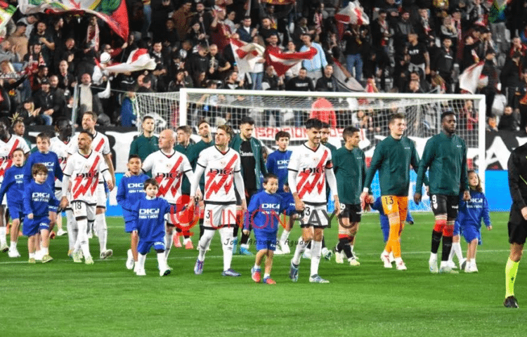 LaLiga denuncia los cánticos 'Pim Pam Pum la Revolución' de la afición del Rayo Vallecano 1 cánticos Rayo Athletic Vallecas