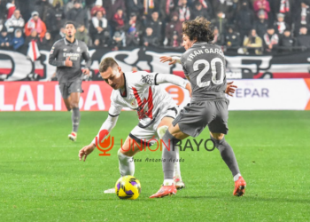 Fran Garcia aplaudido en Vallecas