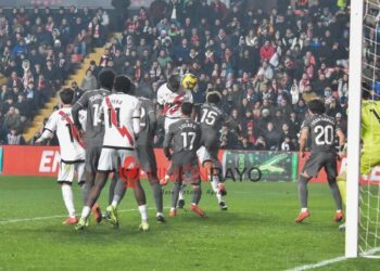 Mumin cabeza Rayo Real Madrid