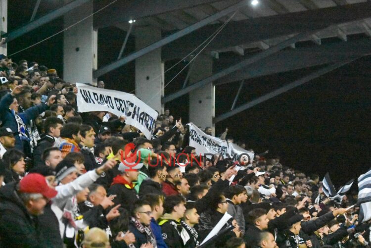 Pancarta unionistas en contra de Presa