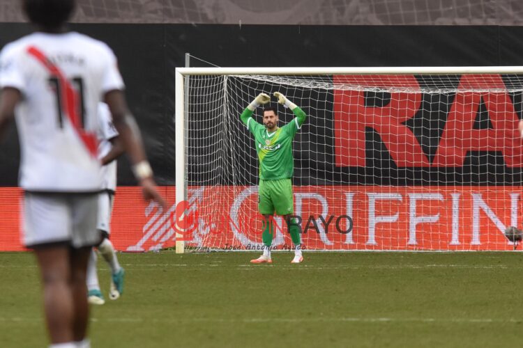 Batalla volvió a ser salvador en la victoria del Rayo ante el Girona 1 Augusto Batalla