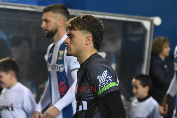 Los jugadores del Rayo portaron un brazalete verde por el Día Mundial contra el Cáncer 1 brazalete verde Pep Chavarría