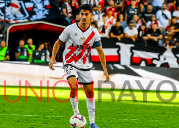 Óscar Valentín y su amor por el Rayo y Vallecas: "Es un orgullo representar los valores del barrio en el campo y fuera" 1 Óscar Valentín