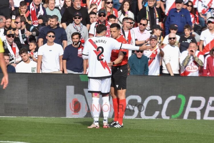 García Verdura expulsó a De Frutos tras considerar una falta previa a favor del Rayo Vallecano 1 IMG 5409 Original