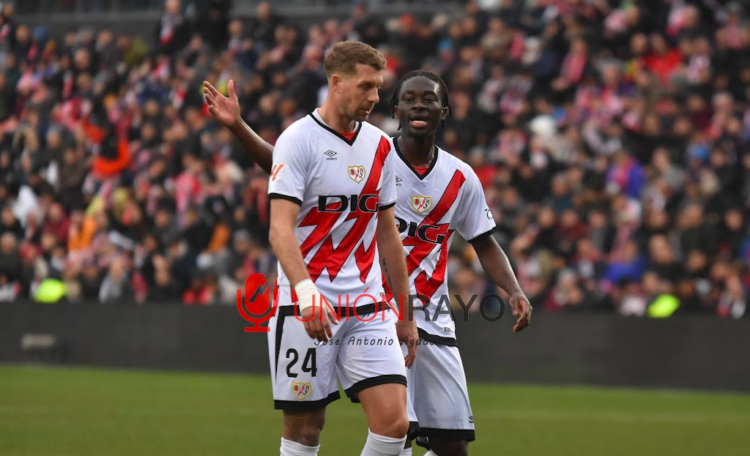 Lejeune - Mumin: se rompe una de las mejores parejas de centrales del Rayo Vallecano 1 Lejeune y Mumin