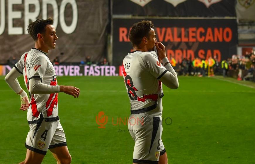 Pedro Díaz en Exclusiva UR: "¿El vestuario? Me sorprendió la familia que son. Cuando te vas para casa echas de menos entrenar" 3 Pedro Díaz Óscar Trejo