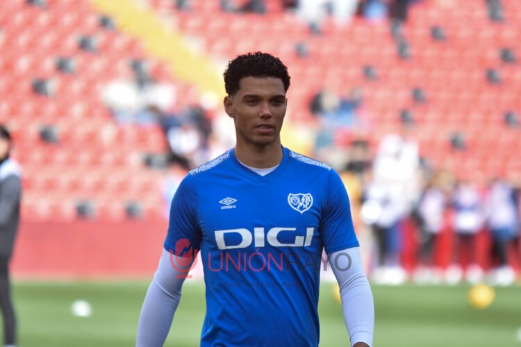 Etienne Eto’o, antes de enfrentarse al Real Madrid: "Todo el mundo sueña con jugar en estadios como el Bernabéu" 1 Etienne etoo real madrid