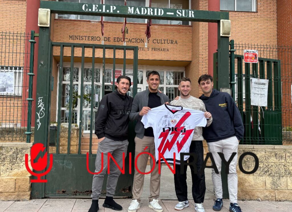 Trejo, Balliu, Pedro Díaz y 'Pacha' con los más pequeños en el colegio Madrid Sur 2 Trejo, Balliu, Pacha y Pedro Díaz en el colegio Madrid Sur