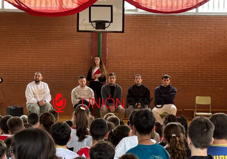 Pospuestos los Días del Niño Rayista 1 Trejo, Balliu, Pacha y Pedro Díaz en el colegio Madrid Sur