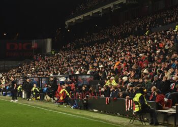 Asistencia de 11.267 espectadores en el Rayo Vallecano vs Valencia 1 afición Estadio de Vallecas entradas