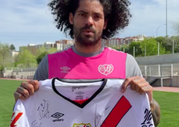 Aridane donación camiseta