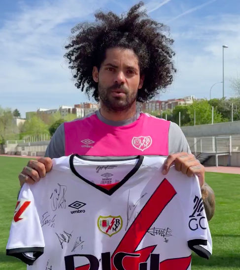 Aridane donación camiseta