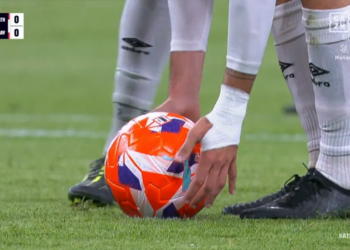 Primer penalti a favor