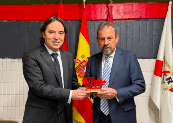 Presa Angel Torres obsequio Centenario