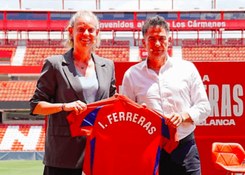 Irene Ferreras ha vivido su presentación en Los Cármenes (GRANADA CF)