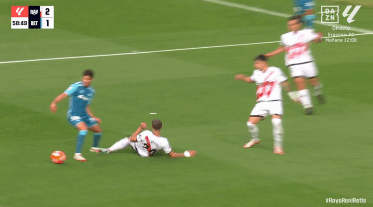 Penalti de Lejeune sobre Abde