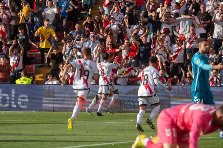 Rayo se marcha ganando al descanso