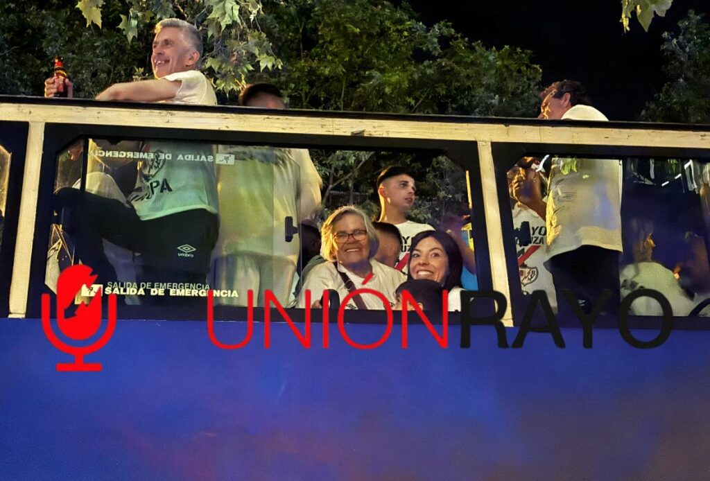 Lola autobús descapotable