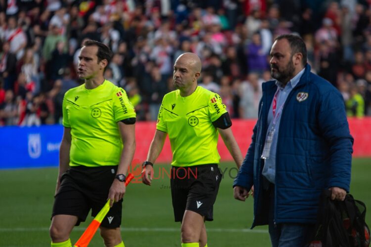 Ascensos y descensos de árbitros en Primera División 25/26 1 González Fuertes