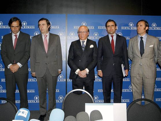José María Ruiz Mateos (c) junto a seis de sus hijos. (EFE)