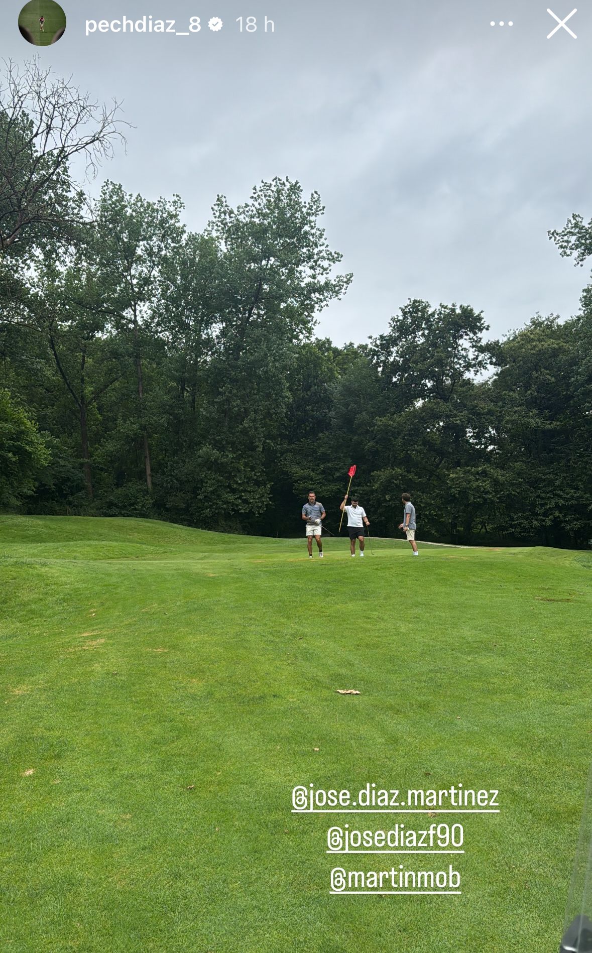 Los jugadores del Rayo Vallecano siguen disfrutando de sus vacaciones 9 Pedro Díaz jugando al golf