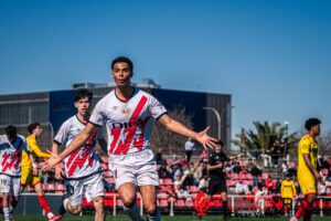 Los canteranos que están haciendo la pretemporada con el primer equipo 8 Etienne Eto'o