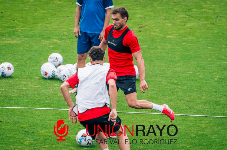 Morro y Diego Méndez, en el primer entrenamiento del Rayo 1 Diego Méndez