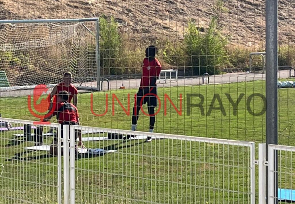 Pathé Ciss se reincorpora a los entrenamientos con el Rayo 2 Pathé Ciss