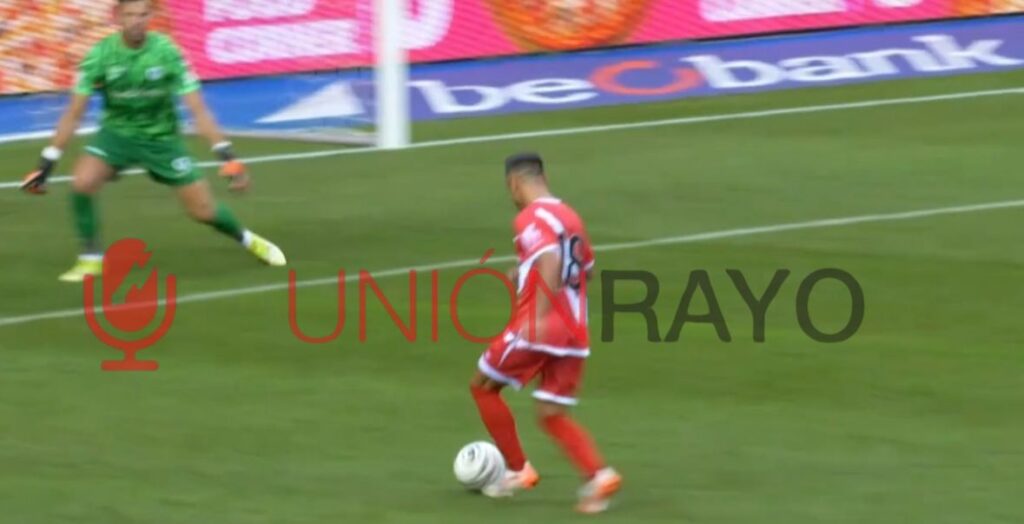 El 'Pacha' Espino provocó el penalti del empate ante el Genk 3 Álvaro García y Pacha Espino