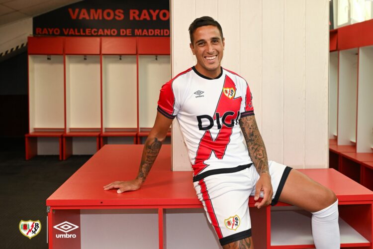 #EncuestaUR: ¿Qué nota le pones a las equipaciones del Rayo Vallecano 2025-2026? 1 encuesta equipaciones Rayo 25/26